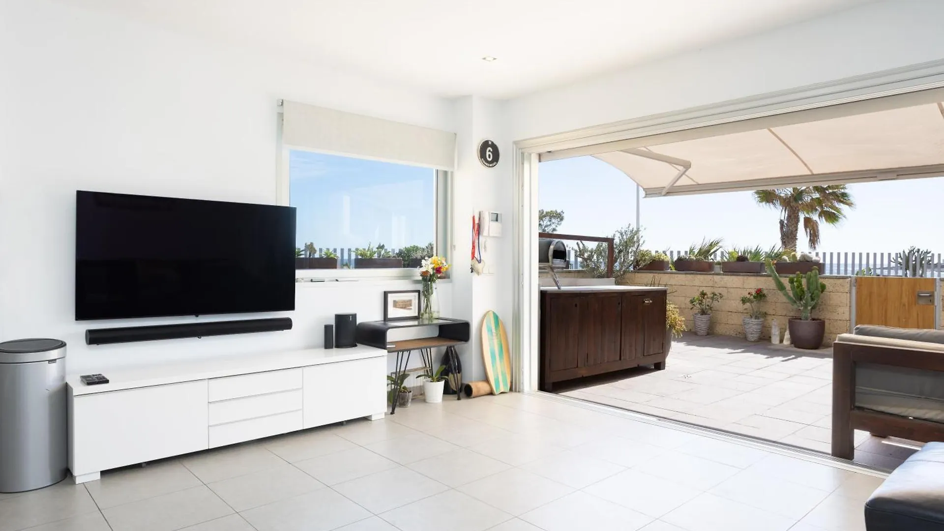 Panoramic Sea View Apartment エル・メダノ 0*,  スペイン