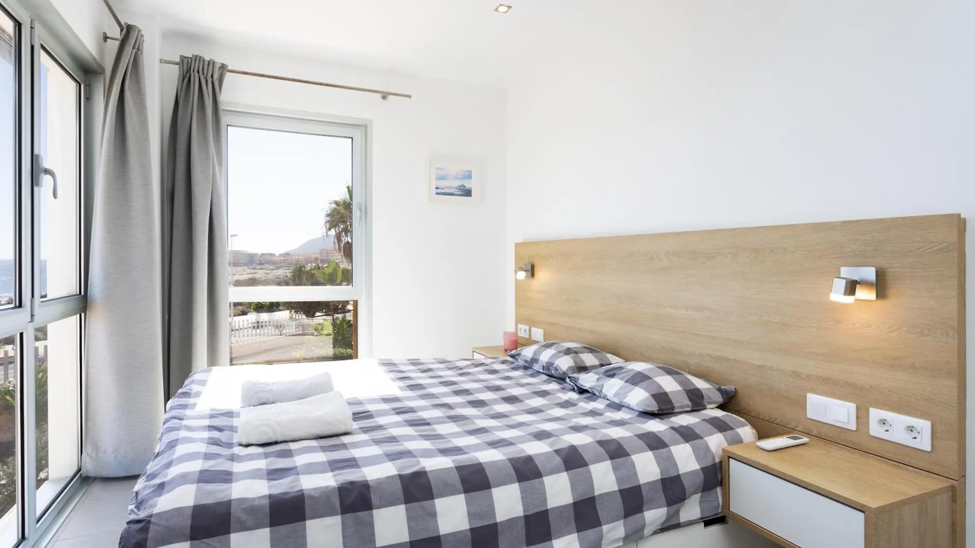 Panoramic Sea View Apartment エル・メダノ 0*,